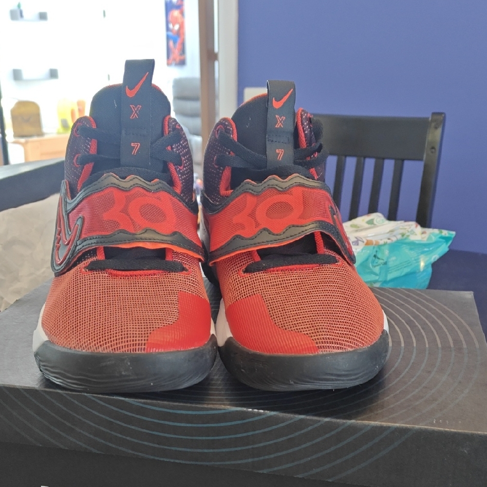 Nike KD Trey 5 X Black/ University Red Size 13